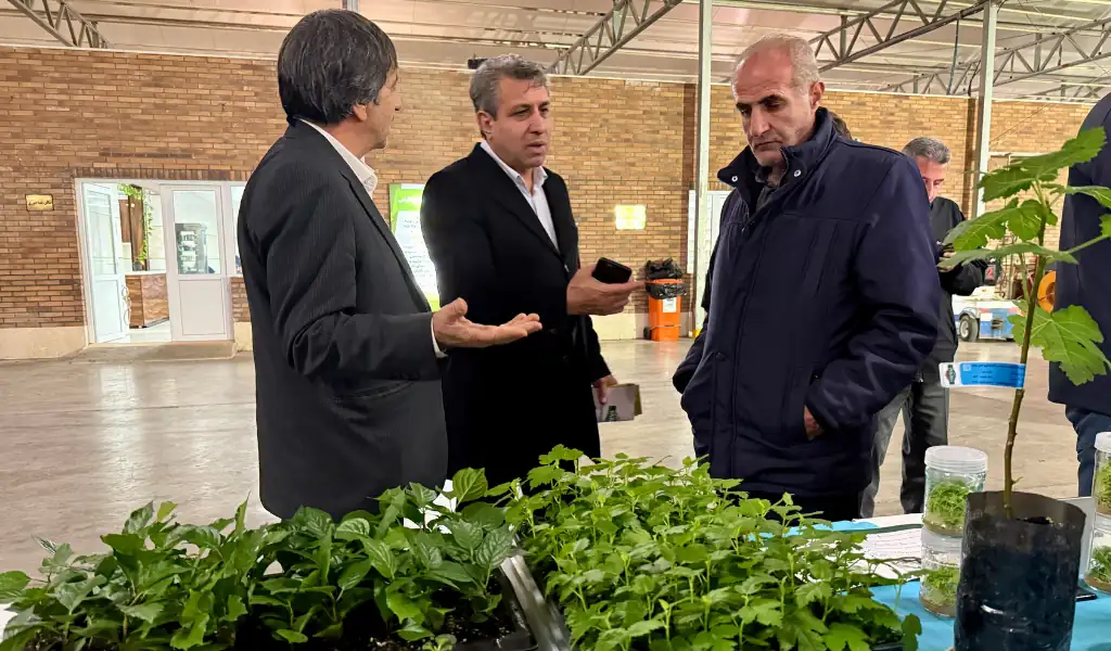 تقویت دیپلماسی اقتصادی با بازدید رایزنان بازرگانی از ظرفیتهای تولیدی لرستان